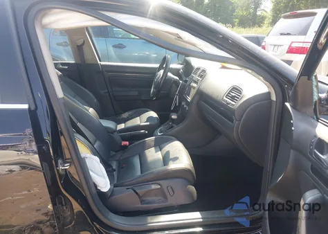 2011 Volkswagen Jetta Sportwagen 2.5L Se z USA, uszkodzony, nr VIN 3VWPZ7AJ2BM614775